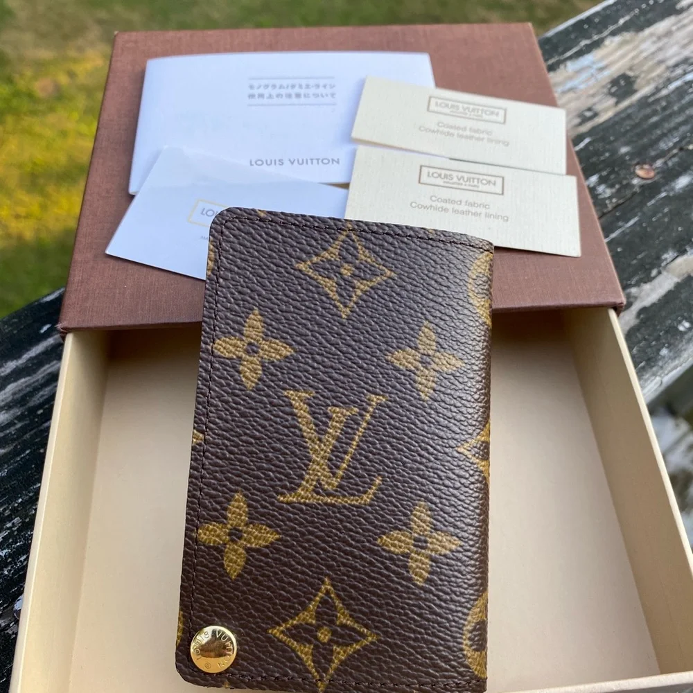LOUIS VUITTON VINTAGE MONOGRAM PORTE CARTES BU0054 - Picture 1 of 8